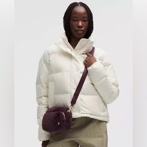 Lululemon Everywhere Crossbody Bag 2L in Plush Fleece Black Plum/Gold EUC